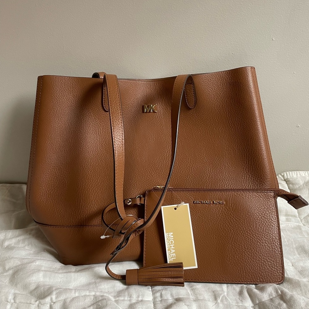 Michael Kors Luggage Handbag and Clutch set